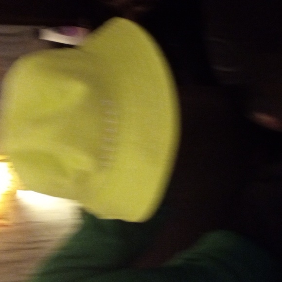 Reversible hat - Picture 2 of 2